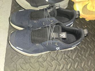 On Cloud shoes 6.5 youth