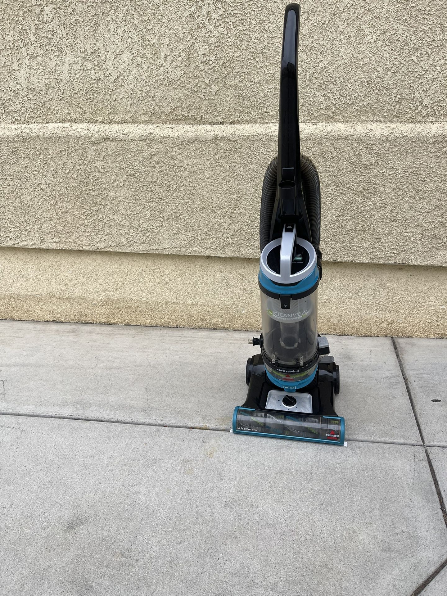 Vacuum works very well