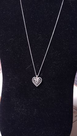 NWT SS Heart Necklace With Diamonds