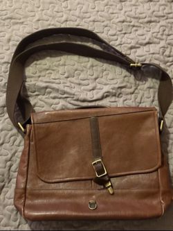 Fossil Brown Men's Messenger Bag Zip Top Buckle Flap Adjustable Strap Pockets