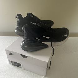 Nike AirMax 270 Size 10 Black 