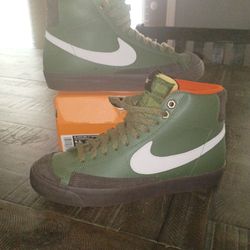 Blazer mid 77' 