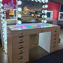 Beautiful Vanity with Bluetooth 