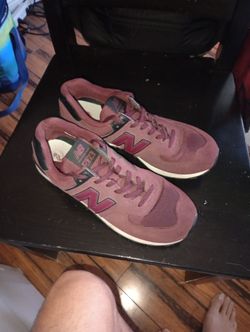 New Balance Tennis Shoes