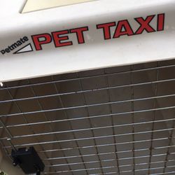 Pet Carrier. Medium 