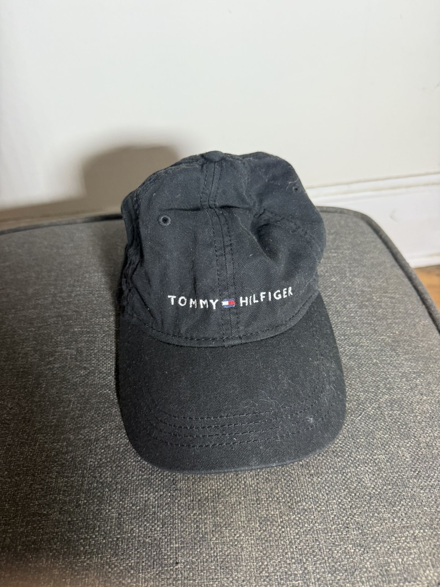TOMMY HILFIGER HAT
