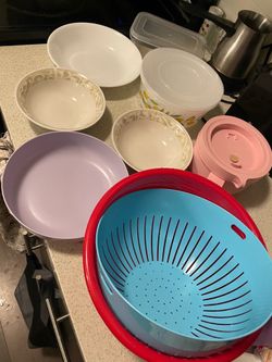 Kitchen plates, bowl, tupperware