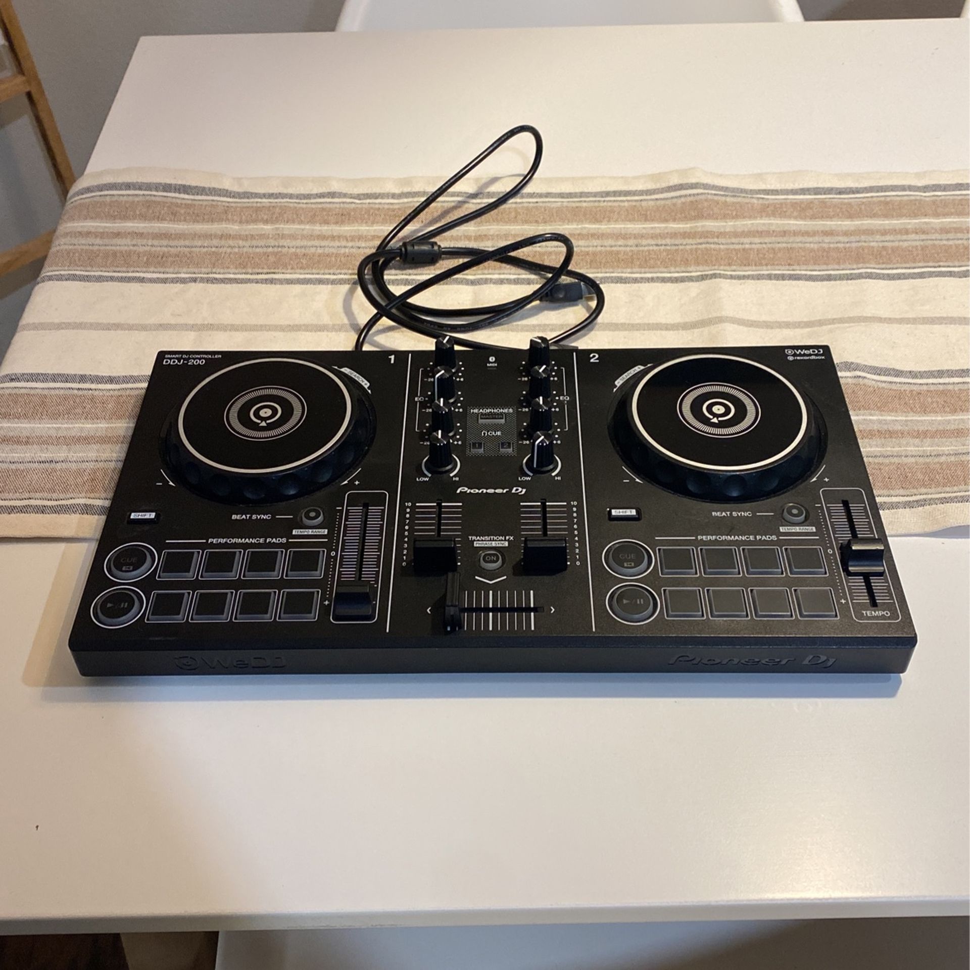 DJ Mixer DDJ-200