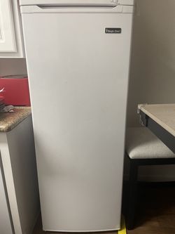 Magic chef upright freezer