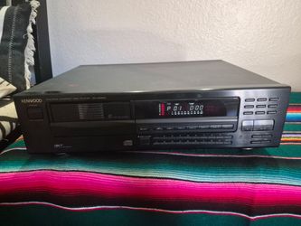 Kenwood DP-M5550 multiple compact disc player features a 6-disc