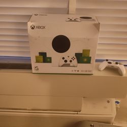 Xbox Series S Next Gen With One Gamesir G7 Controller 