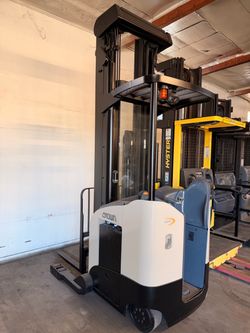 2020 300" reach truck forklift
