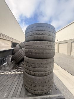 255/40/17 Yokohama Advan A052 80-90% Tread (4)