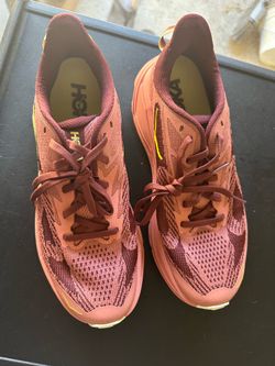 HOKA CHALLENGER 8