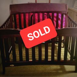 SOLD 😃 SOLD Graco Wood Crib Convertible Cherry Dark Brn Color w/Beautyrest Mattress / Lennon