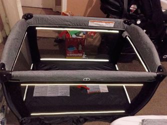 Play pen 4in 1 pack and play