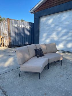 Curved patio sectional