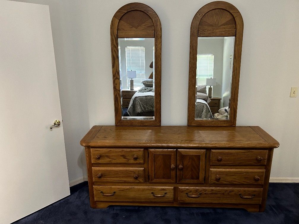Oak Dresser With Two Mirrors