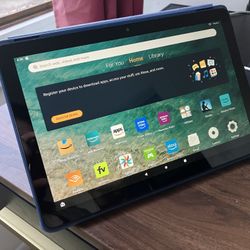 Amazon Fire HD 10 Tablet w/ Case