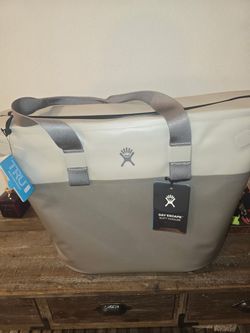 Hydro Flask Day Escape Soft Cooler Tote