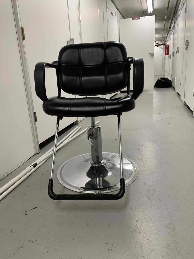 Beauty Salon Chair Black Chrome Base ๐