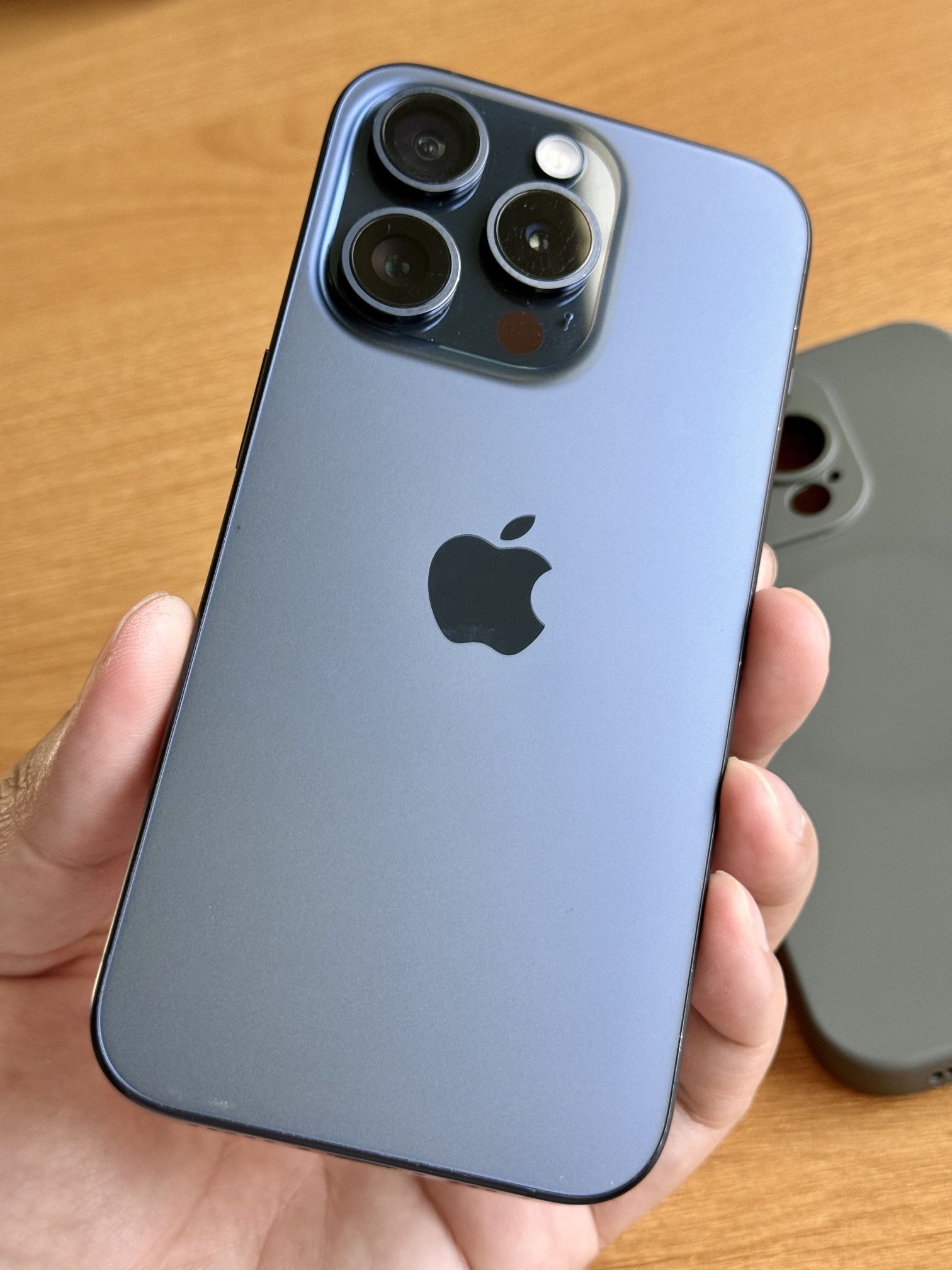 Unlocked Apple Iphone 15 Pro 256 Blue