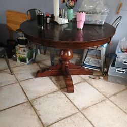 Free Wood Round Table 48" 