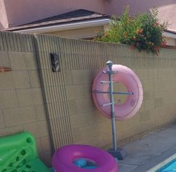 Swiming Pool Towel Life Savers Holder
