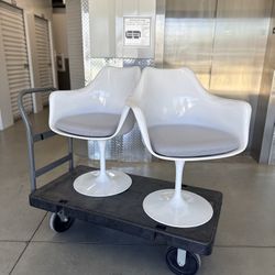 2 Tulip Chairs Reproduction White