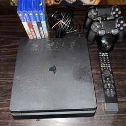 PS4 5 Games And Controllers 