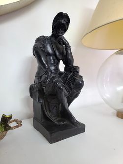 Black Classical Sculpture – Excellent Condition