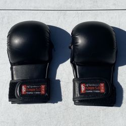Like New Youth Large Speakman’s Boxing Gloves