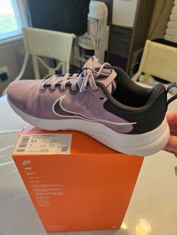New Womens Nike Downshifter 12 size 8.5w
