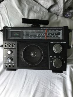 Rhapsody RY -610 multi band Radio 10inch x 14 inch in mint and fully working condition.