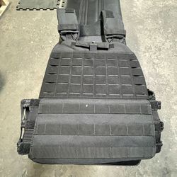 Commercial HEAVY DUTY RUNNING VEST + (2) 40 Lb Weight Plates 