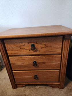 Wood End Table/Nightstand/Side Table
