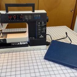 VIKING HUSQVARNA 960 ELECTRONIC VINTAGE SEWING MACHINE
