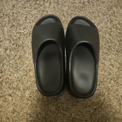 Yzy SL-01 (NOT ADIDAS)