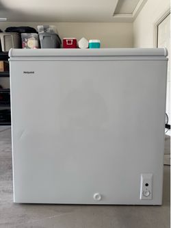 Hotpoint Deep Freezer 6.9 cu ft