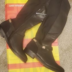 Women Boot 9 M