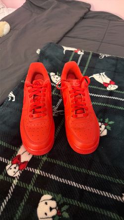 Nike Air Force 1 Triple Red Sneakers