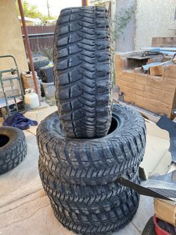35x12.35r17 goodyear wrangler m/t