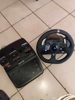 Logitech G920 Racing Wheel and Pedals (Read Below)
