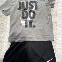 Nike Dri-Fit Set Size 4T