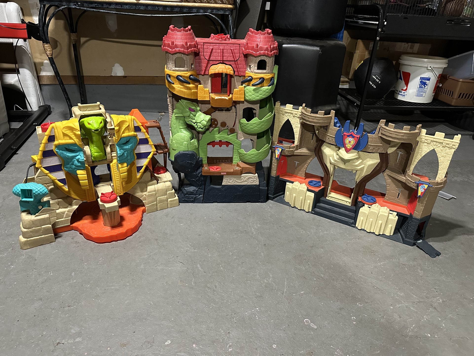 10 Super Heroes Toy Play Houses Package Deal