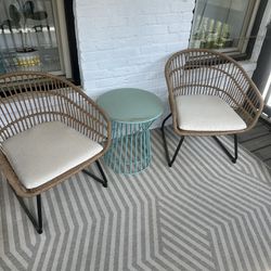 Outdoor Chairs, Table, and Rug