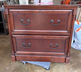 Solid wood cabinet
