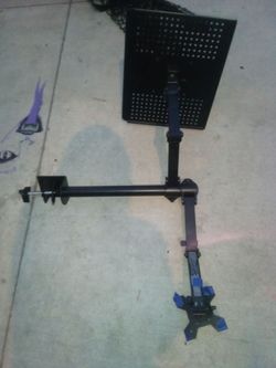 Adjustable laptop stand