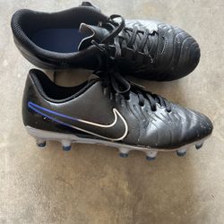 Youth size 5.5 Nike Cleats