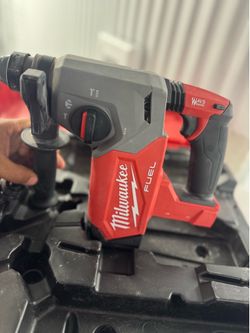 Milwaukee Rotary Hammer